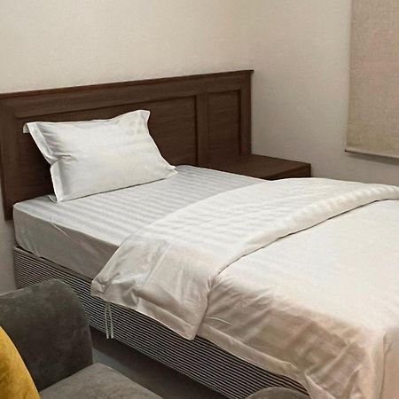 ريزا الفندقية Reeza Suites Khobar Bagian luar foto